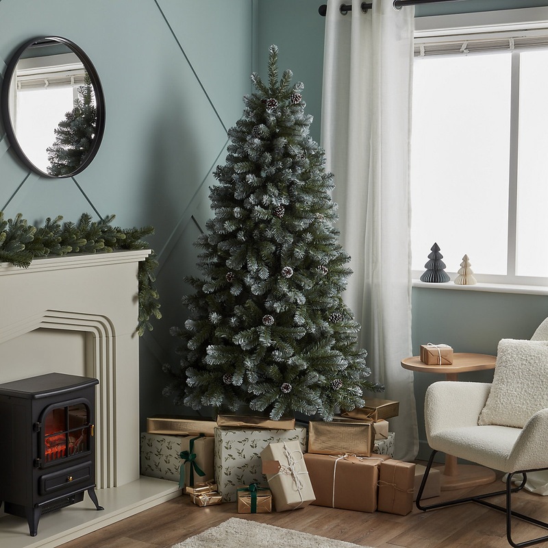 7ft Aumont Natural effect Hinged Full Artificial Christmas tree – Green