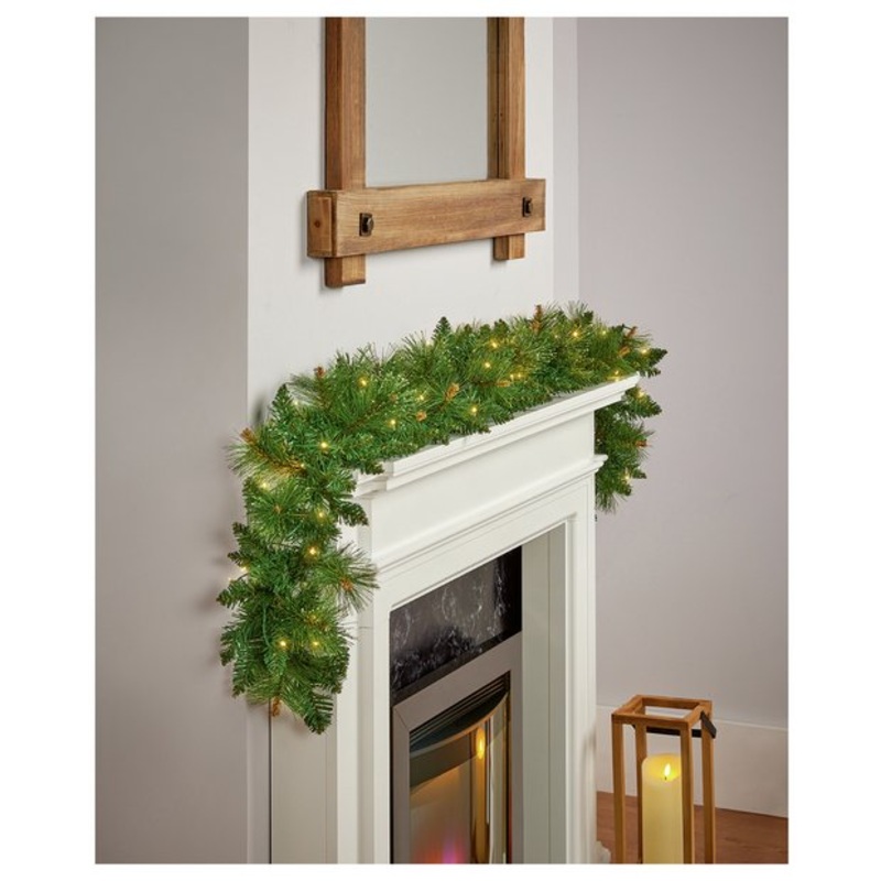 Premier Decorations Pre lit Ridgemere Christmas Garland