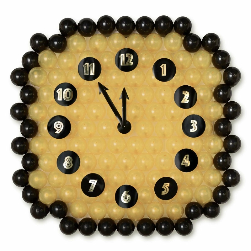New Year’s Eve Countdown Clock Sculpted Balloon Back Drop Kit