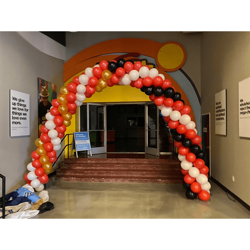 Swirl Balloon Arch