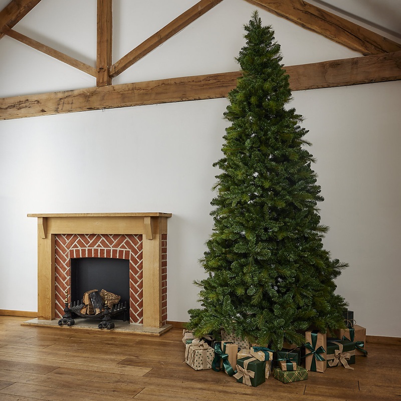 10ft Prancer Natural effect Hinged Full Artificial Christmas tree – Green