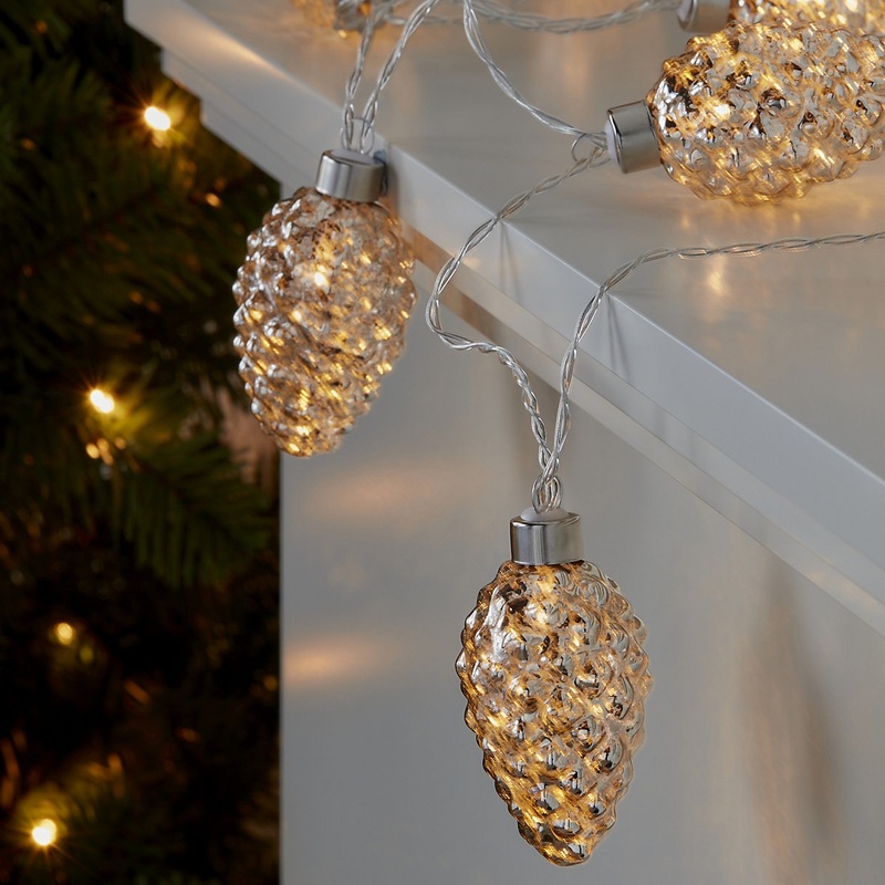 10 Warm white Pinecone LED String lights With timer function & 1.65m Clear cable