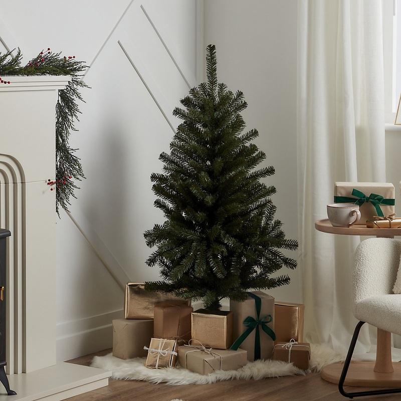 4ft Wintergreen Wrapped Full Artificial Christmas tree – Green