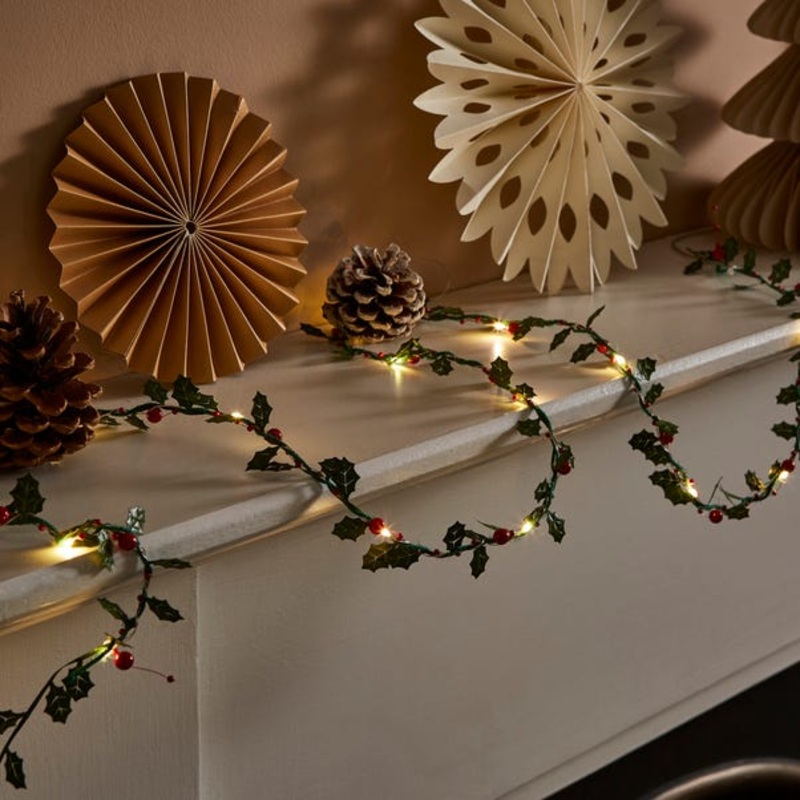 15 LED Holly Berry String Lights