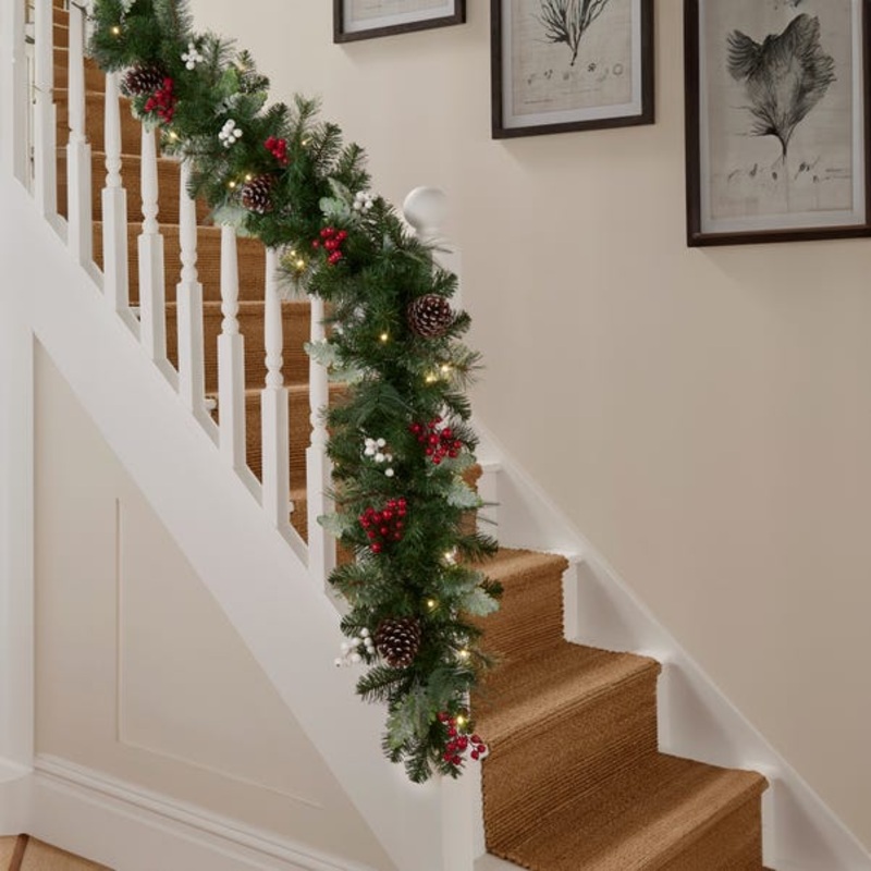 180cm Artificial Pre-Lit Argento Garland with Berries & Pinecones