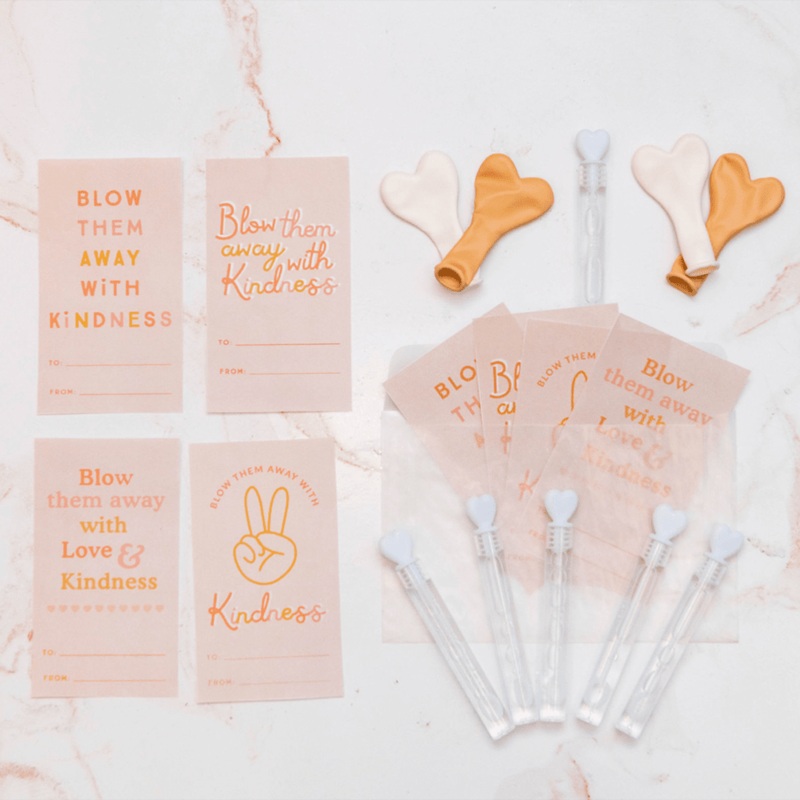 Set of 8 Mini Heart Bubble Wands with Free Printables!