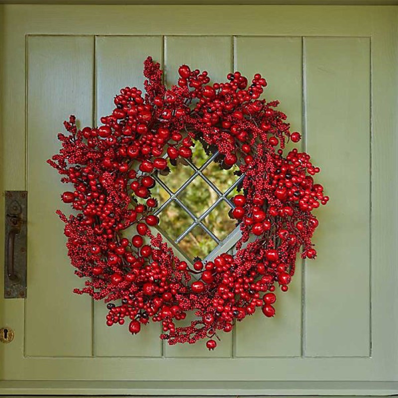 Red Berries Christmas Wreath – 60cm